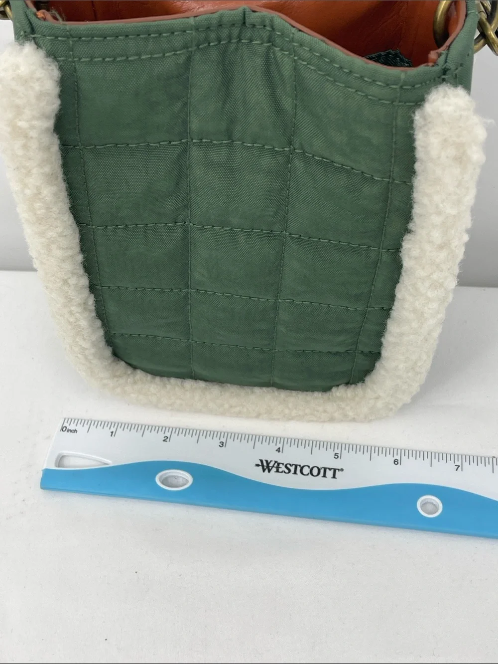 UNIVERSAL THREADS Quilted Green Sherpa-Trim Crossbody Bag. NWOT